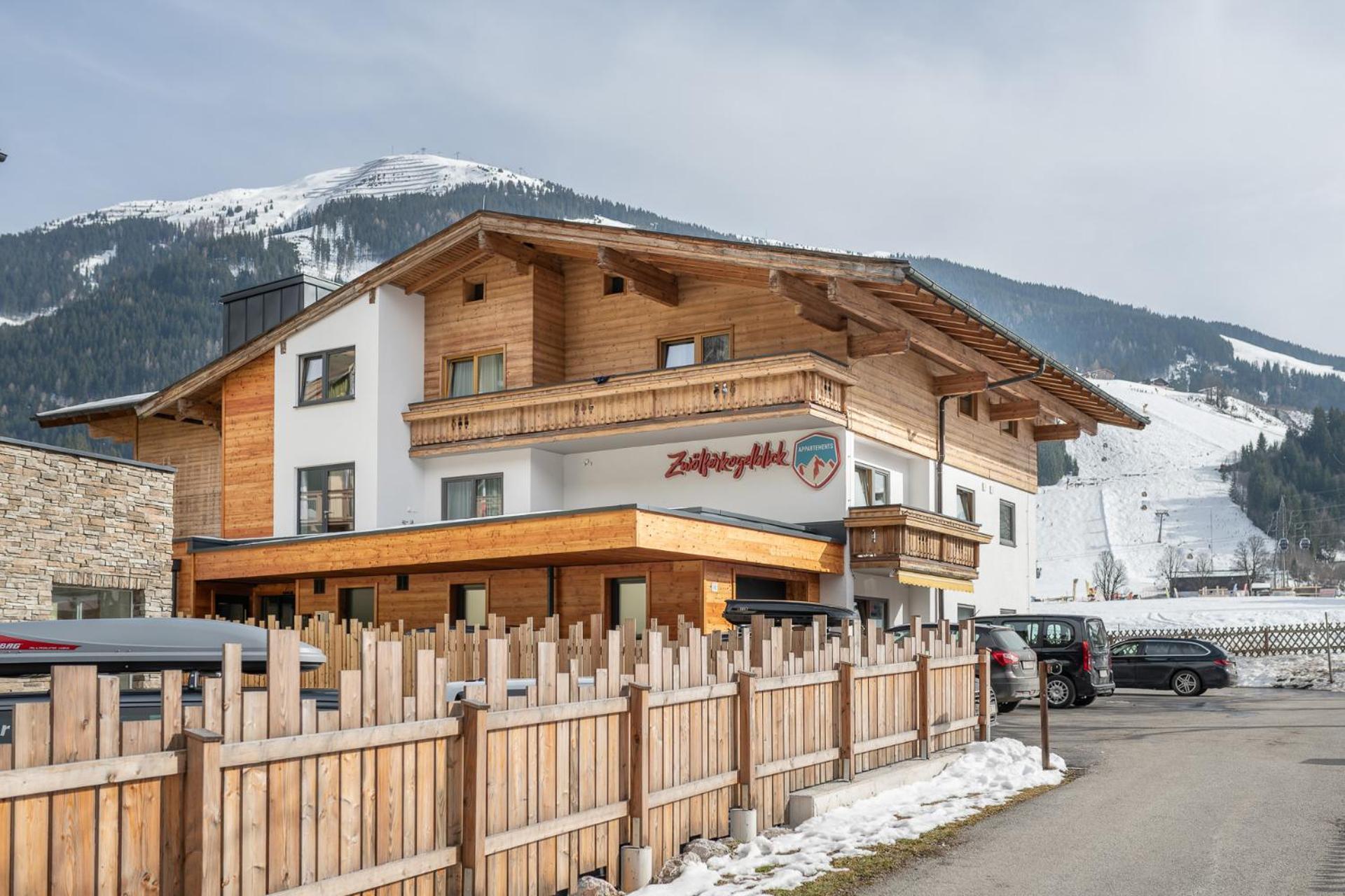 Zwoelferkogelblick Saalbach-Hinterglemm